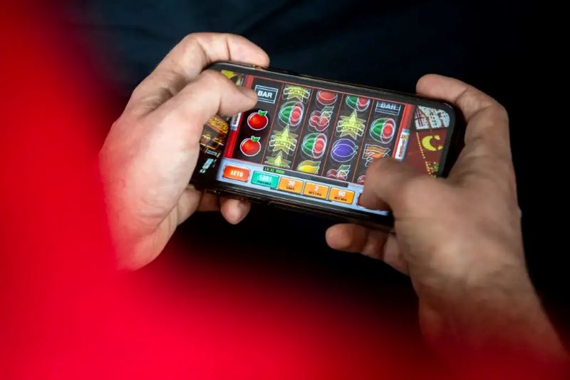 Tính năng quay phổ biến trong các dòng game Mobile Slots  